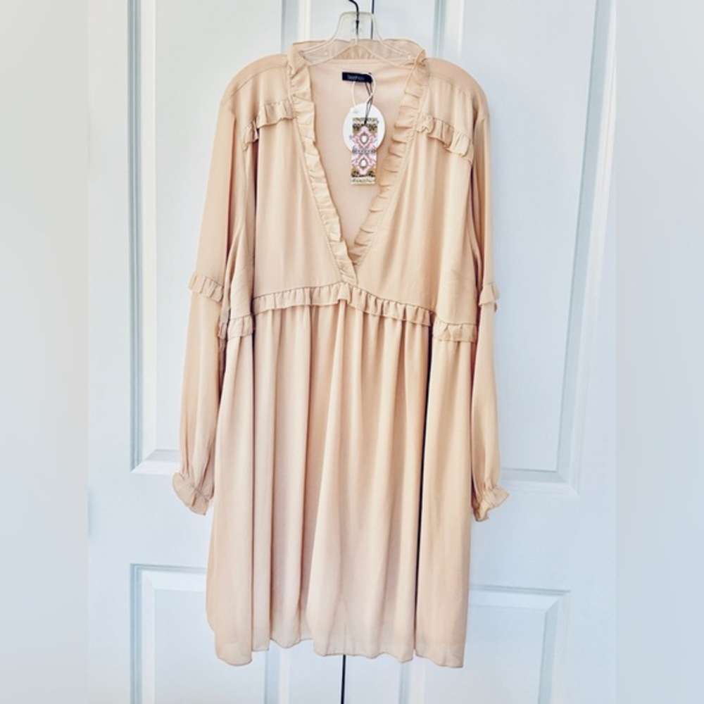 NWT Boohoo Gorgeous Boho Lightweight Long Sleeve V-Neck Swing Dress! Size 18